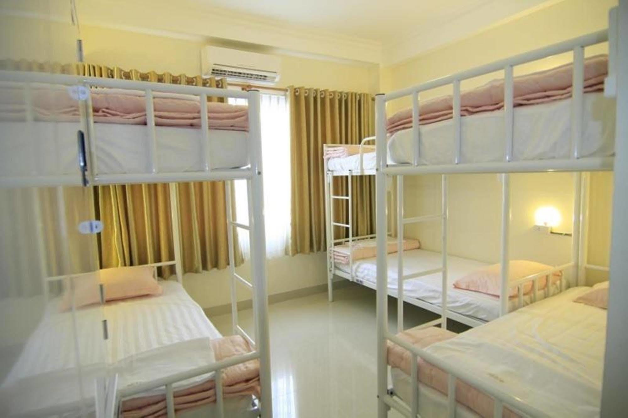 Phan Anh Hotel - Bui Vien Walking Street Хошимин Экстерьер фото